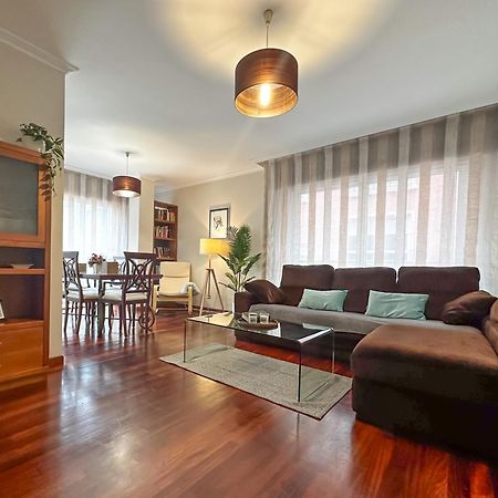 Apartamento Completo, Amplio, Muy Iluminado Y Con Plaza De Garaje Incluida. O Grove Eksteriør bilde