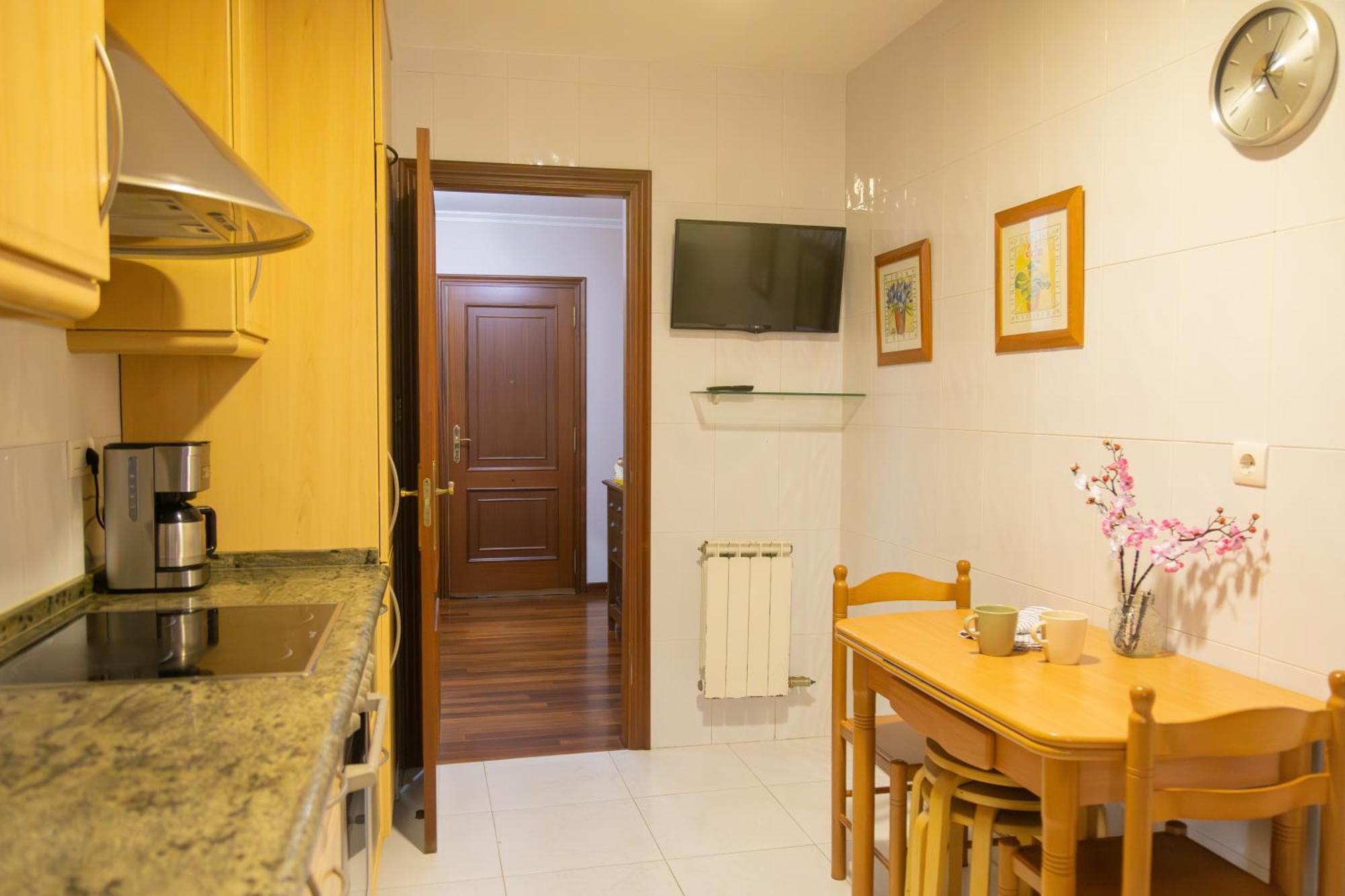 Apartamento Completo, Amplio, Muy Iluminado Y Con Plaza De Garaje Incluida. O Grove Eksteriør bilde