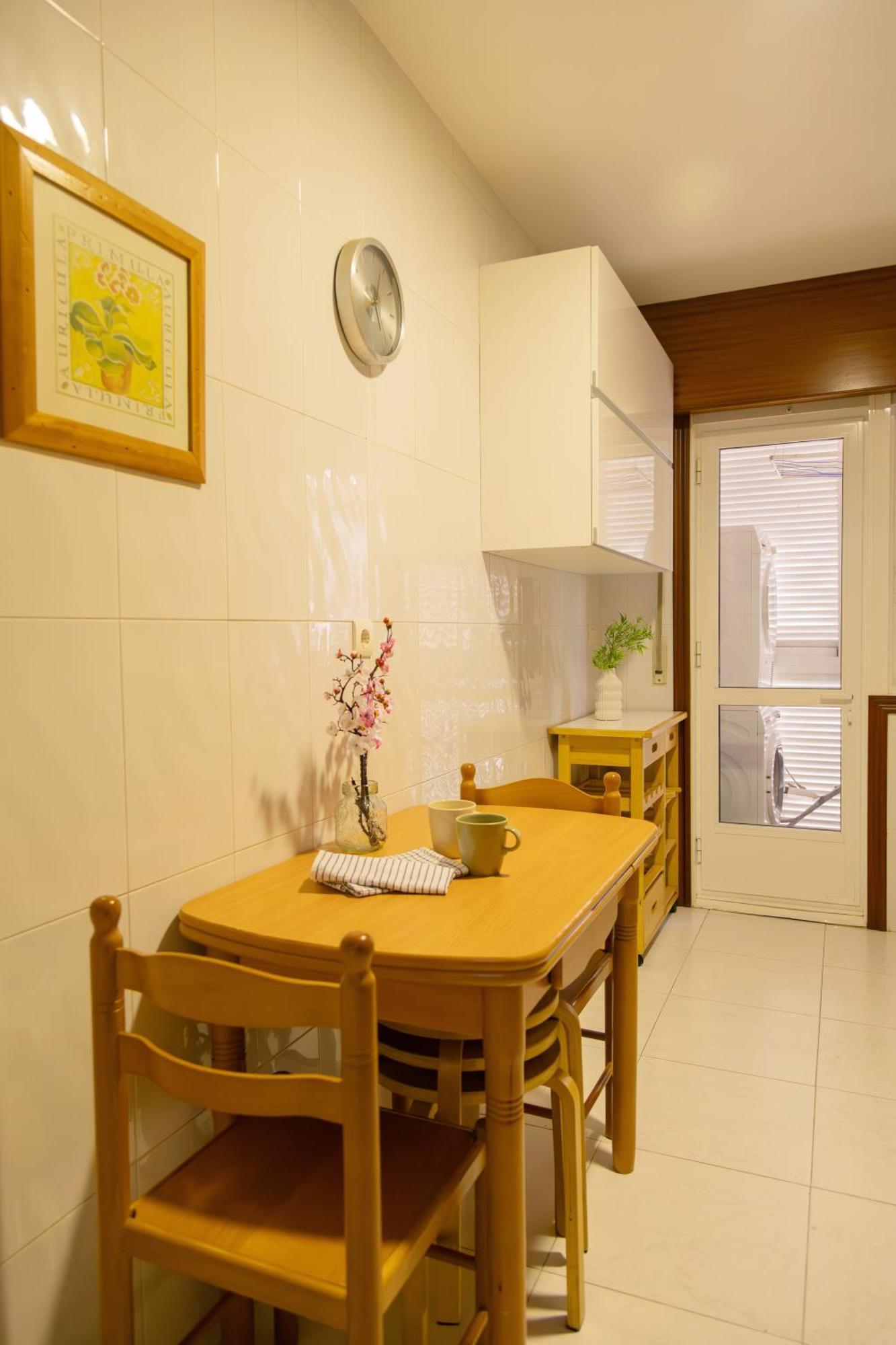 Apartamento Completo, Amplio, Muy Iluminado Y Con Plaza De Garaje Incluida. O Grove Eksteriør bilde