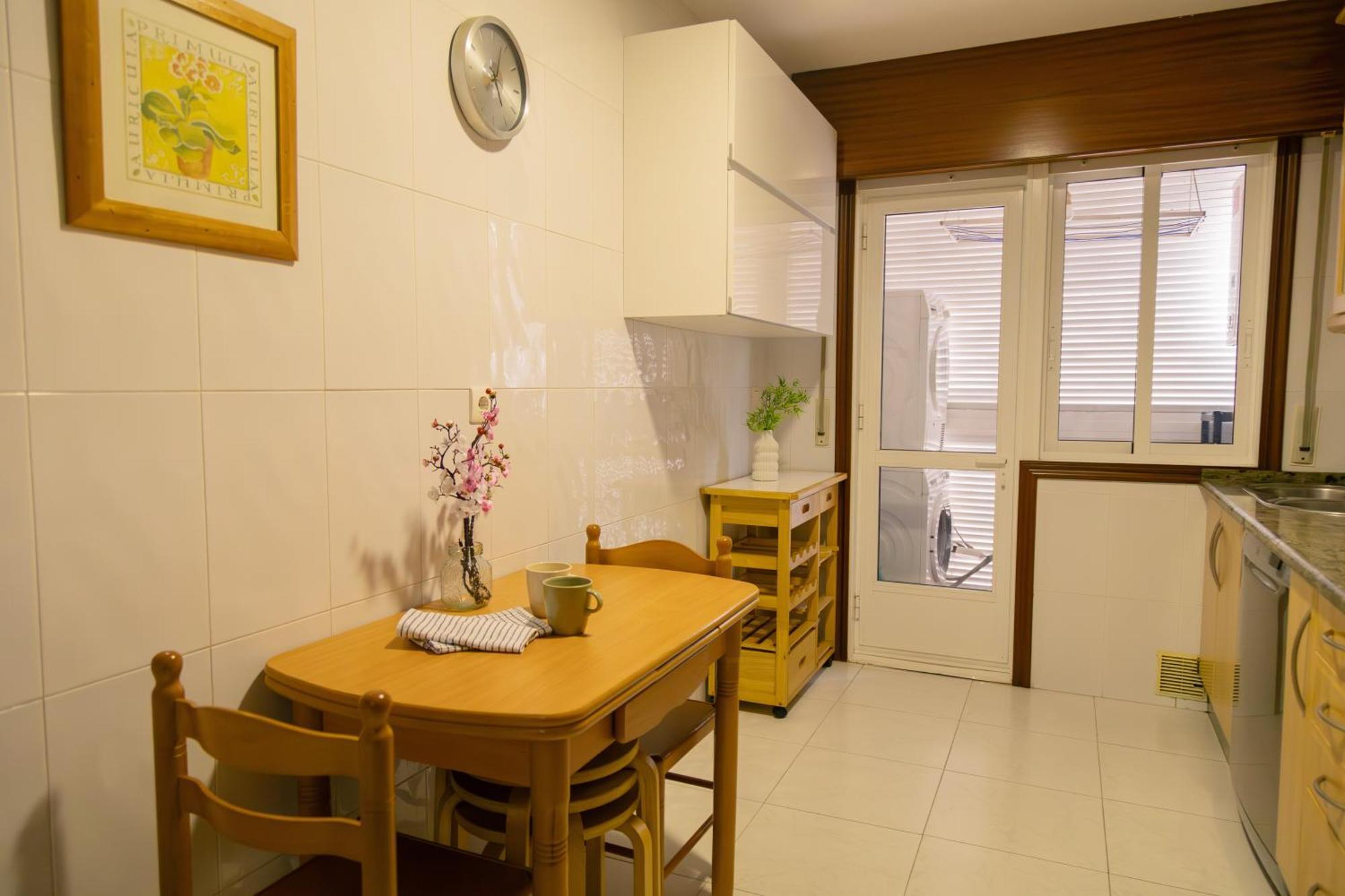 Apartamento Completo, Amplio, Muy Iluminado Y Con Plaza De Garaje Incluida. O Grove Eksteriør bilde
