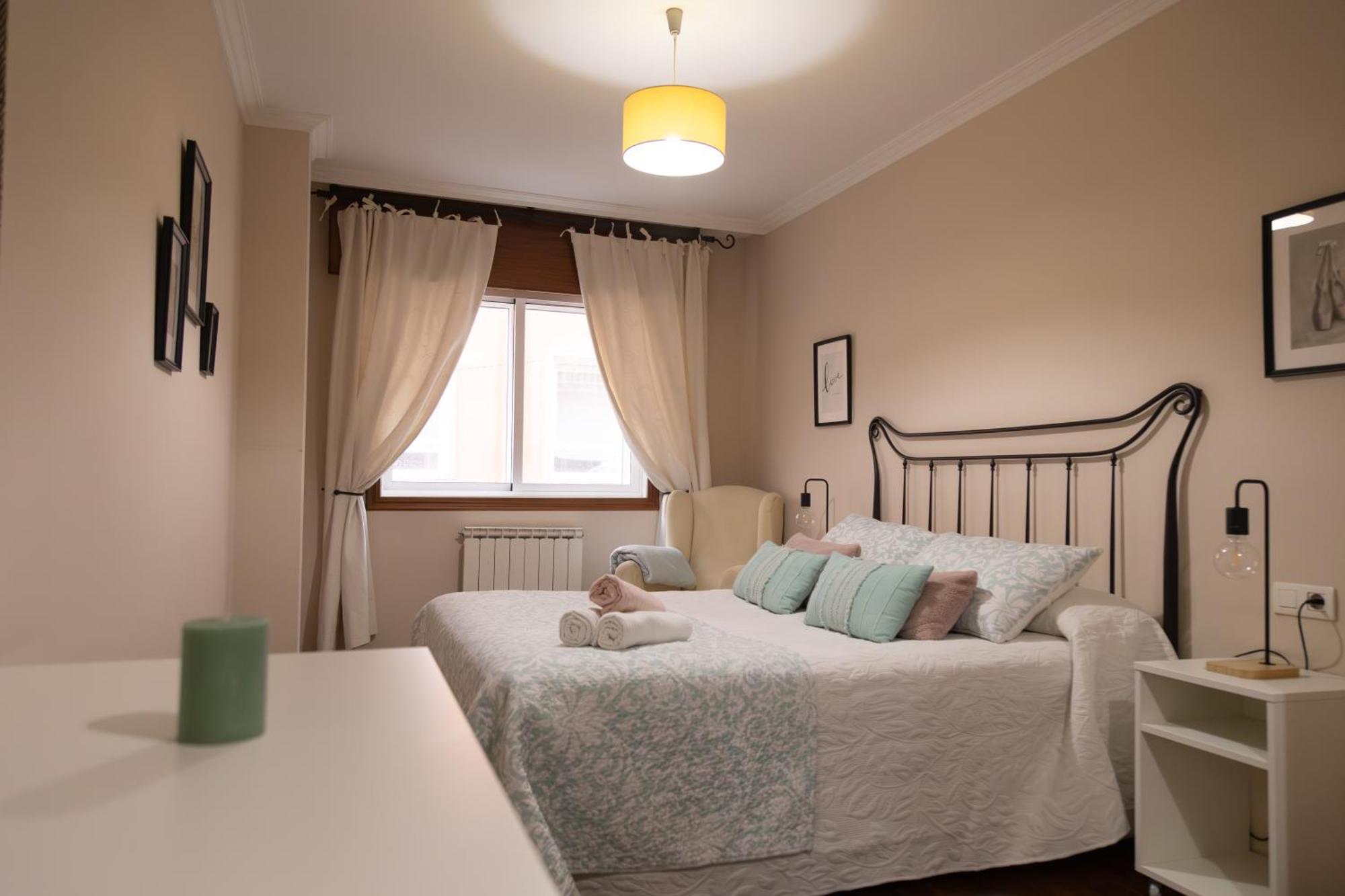 Apartamento Completo, Amplio, Muy Iluminado Y Con Plaza De Garaje Incluida. O Grove Eksteriør bilde