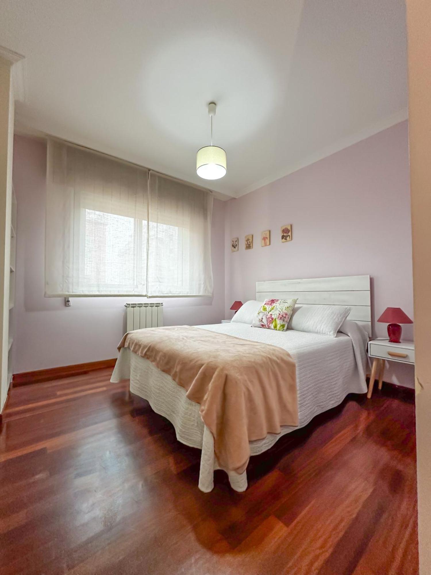 Apartamento Completo, Amplio, Muy Iluminado Y Con Plaza De Garaje Incluida. O Grove Eksteriør bilde