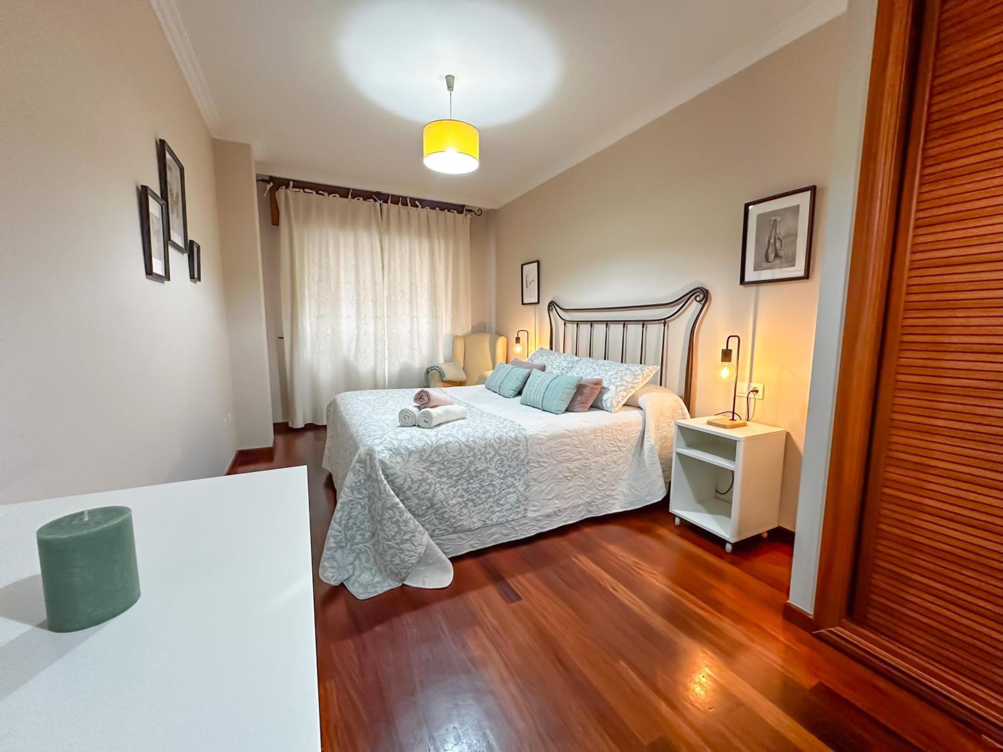 Apartamento Completo, Amplio, Muy Iluminado Y Con Plaza De Garaje Incluida. O Grove Eksteriør bilde