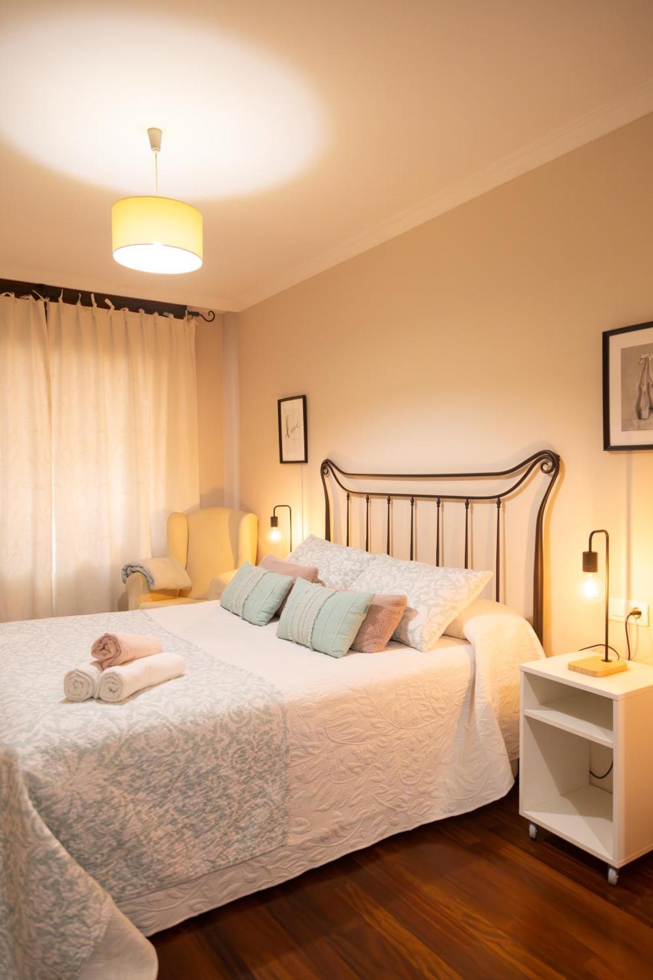 Apartamento Completo, Amplio, Muy Iluminado Y Con Plaza De Garaje Incluida. O Grove Eksteriør bilde