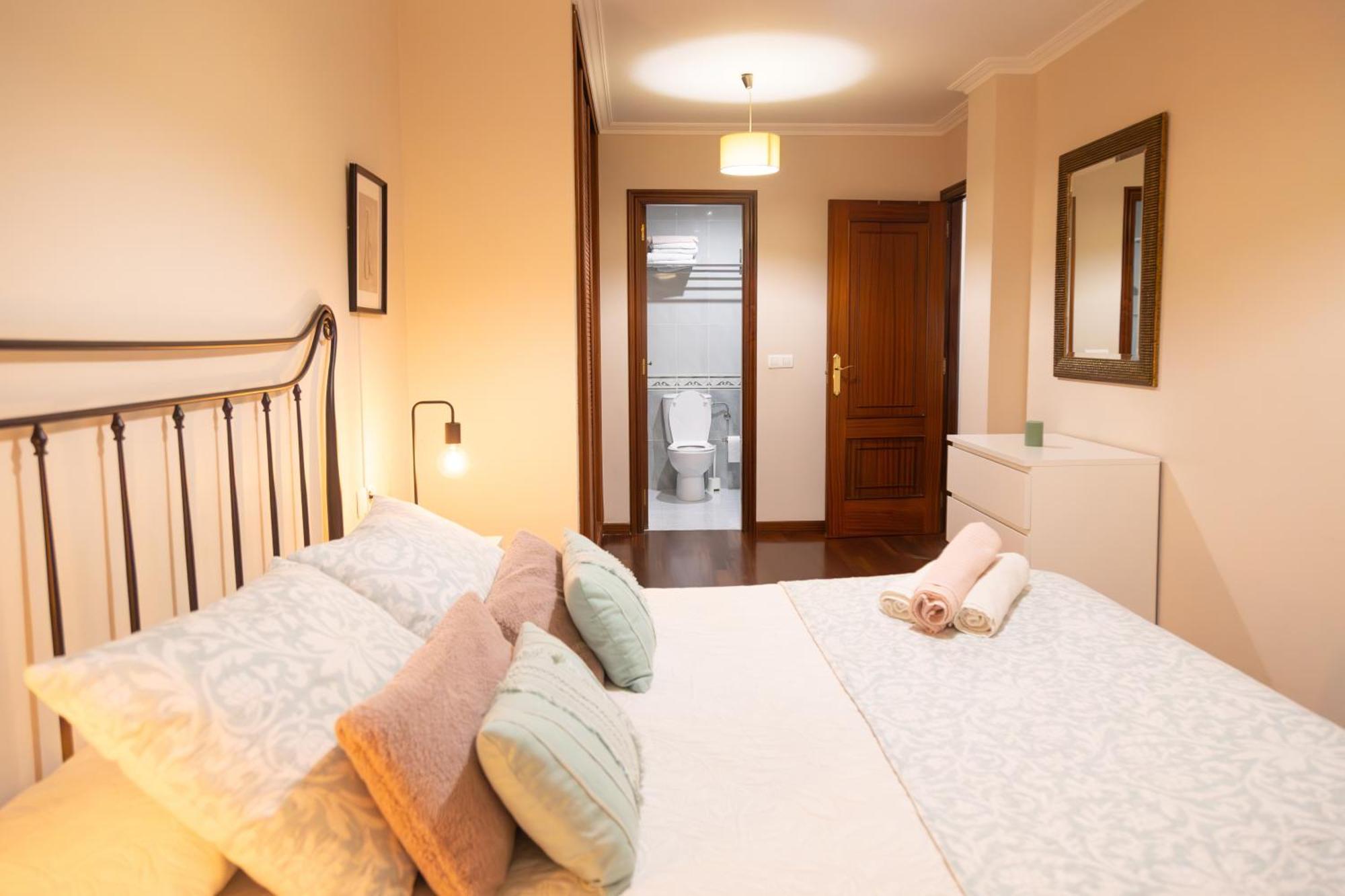 Apartamento Completo, Amplio, Muy Iluminado Y Con Plaza De Garaje Incluida. O Grove Eksteriør bilde