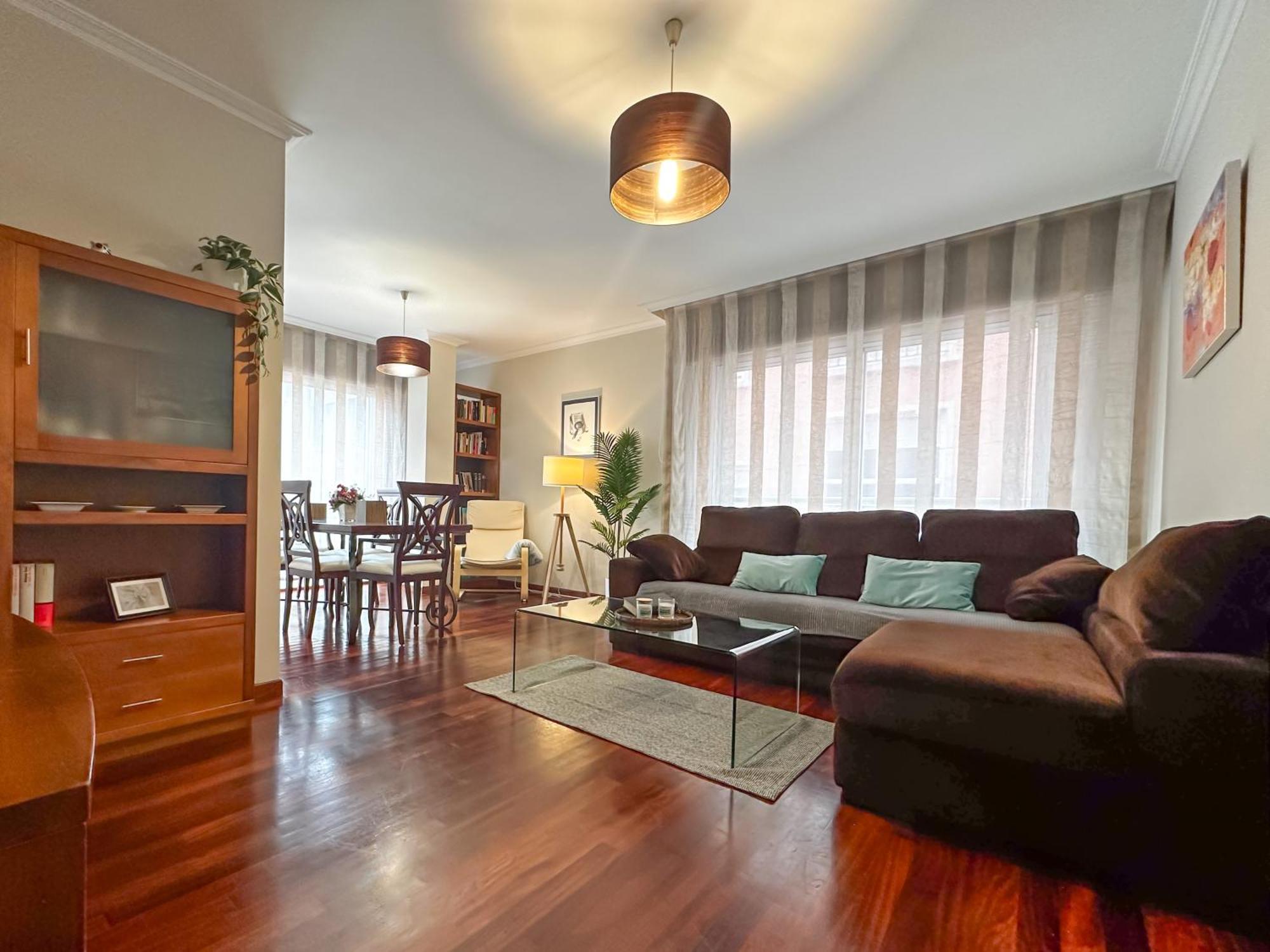Apartamento Completo, Amplio, Muy Iluminado Y Con Plaza De Garaje Incluida. O Grove Eksteriør bilde
