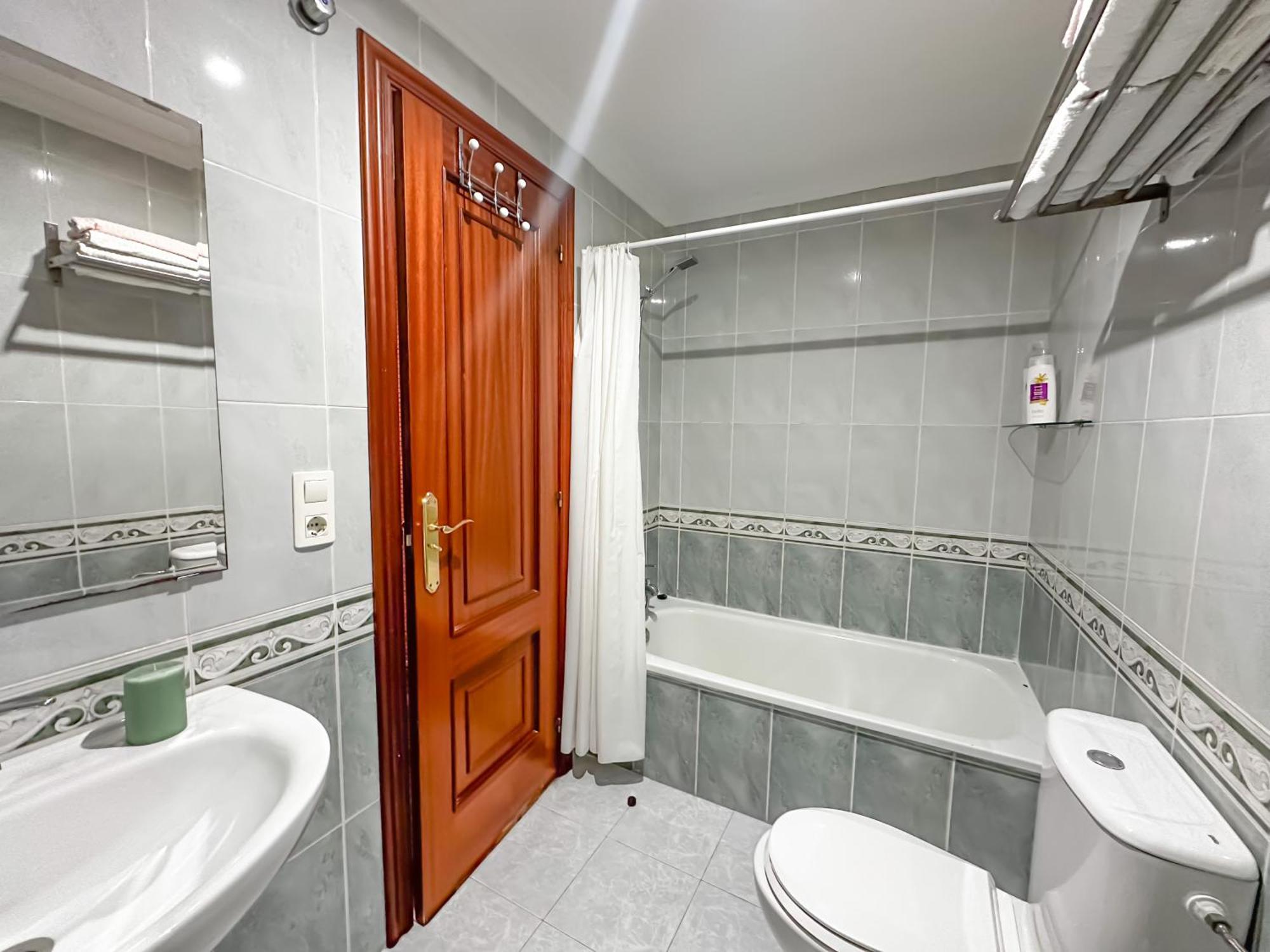 Apartamento Completo, Amplio, Muy Iluminado Y Con Plaza De Garaje Incluida. O Grove Eksteriør bilde